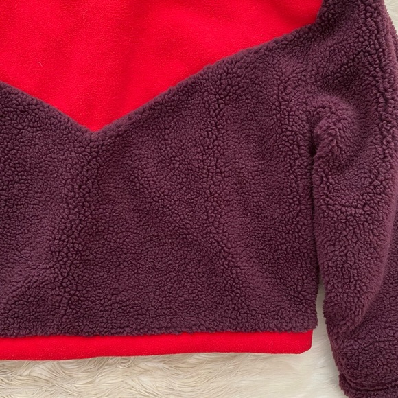 GAP Fit Red Purple Colorblock Hooded Sherpa Fleece Cropped Jacket Petite - Picture 8 of 11